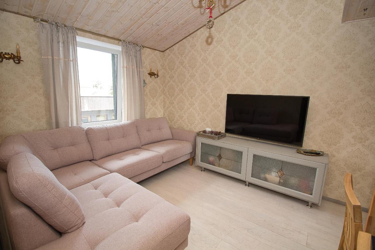 Apartment With Private Garden And Large Balcony بارنو المظهر الخارجي الصورة